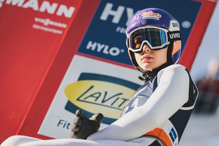 Tate Frantz (USA) während seines Sprungs beim FIS Skiflug-Weltcup in Oberstdorf, Heini Klopfer Skiflugschanze, 25. Januar 2025